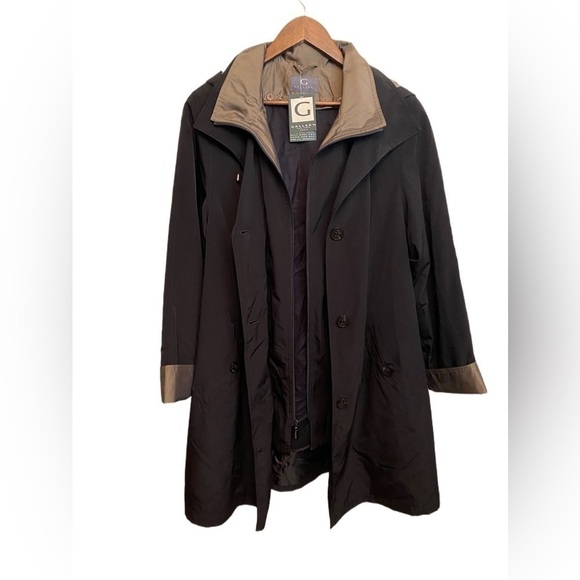 Gallery water resistant hooded rain jacket - Picture 7 of 8